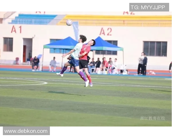 足球明星创办足球学校助力青少年成长与梦想实现